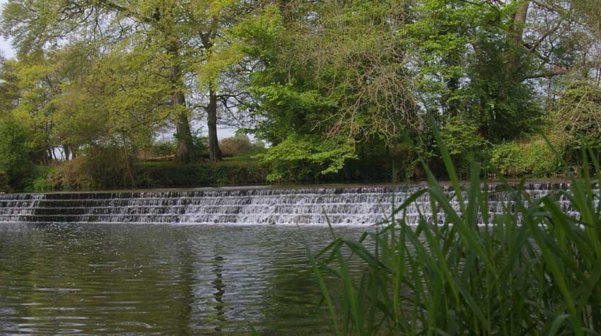 Barrow Farm on the River Frome